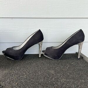 Limelight black pumps.